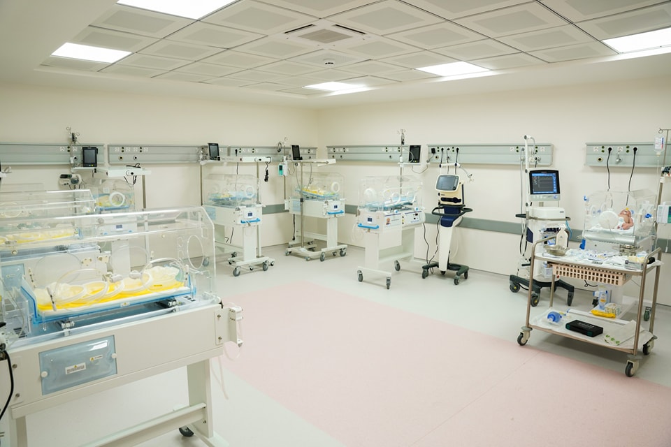 حضانة حديثي الولادة